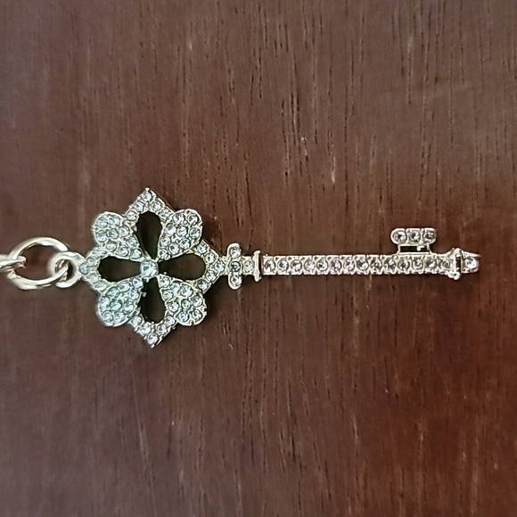 Gold Toned Rhinestone Key Charm Keychain/Ring - Picture 2 of 6